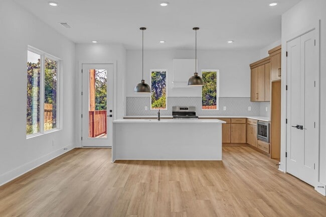 Building Photo - NEW BUILD