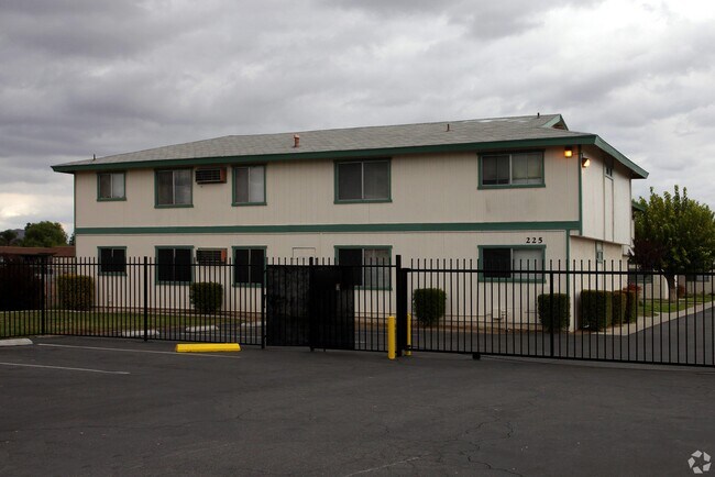 Building Photo - Rio Rancho Apts