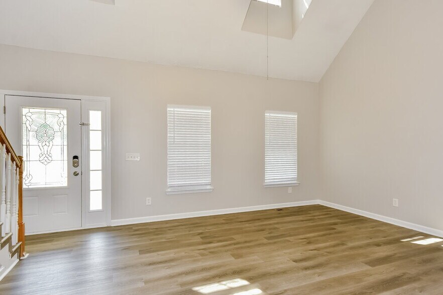 Building Photo - 441 Parrish Hill