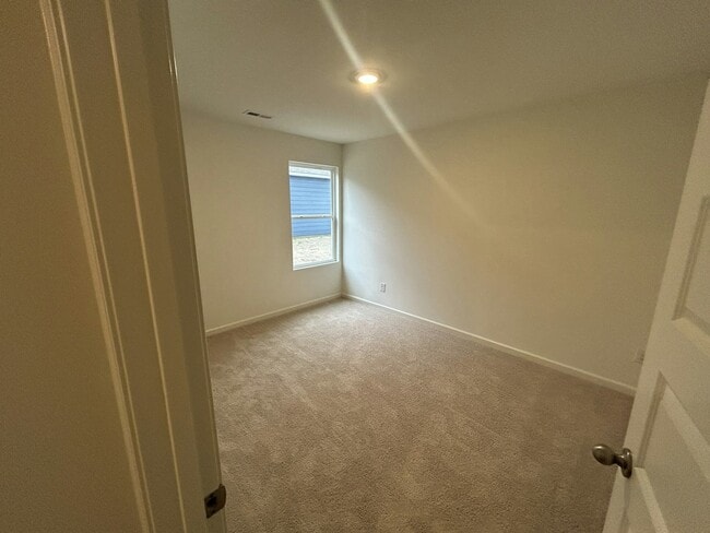 Building Photo - 309 Oakmont Cir