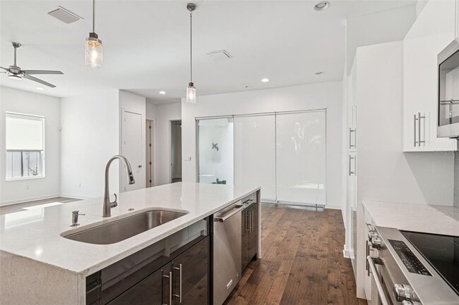 Building Photo - 6719 S Dauphin Ave