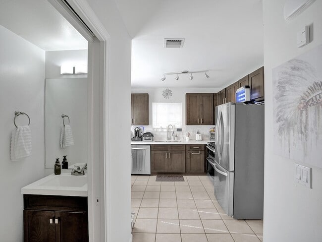 Building Photo - 1488 SW 47th Ave