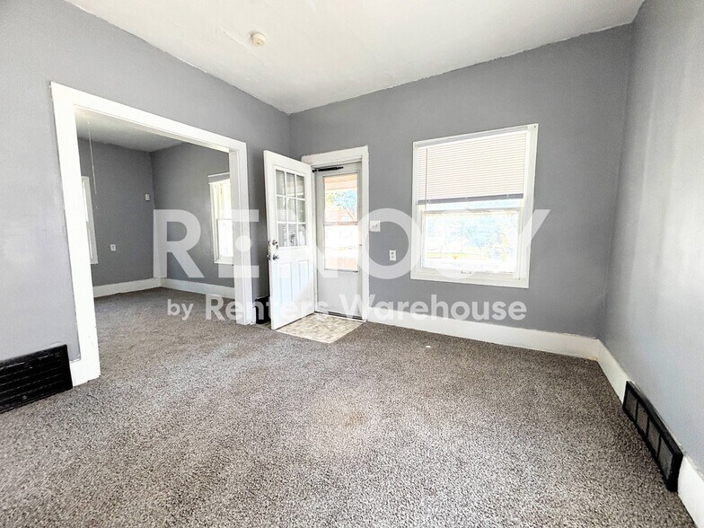 Building Photo - 3206 3rd St
