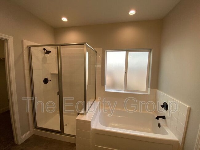 Building Photo - 1129 E Harter Dr