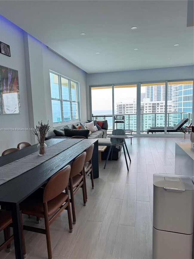 Building Photo - 2501 S Ocean Dr