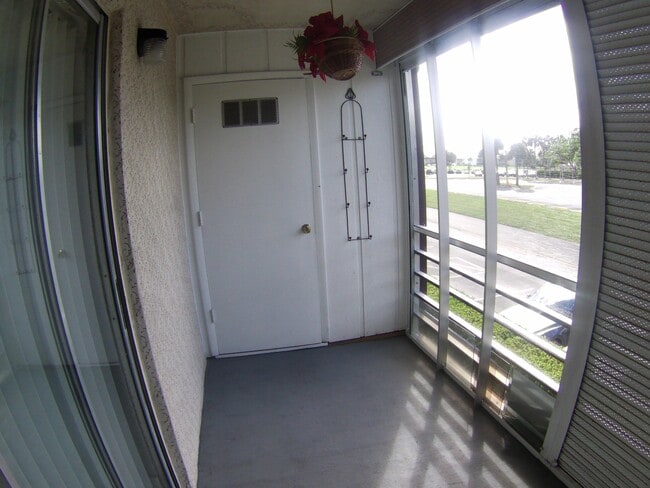 Building Photo - 759 Normandy Trail