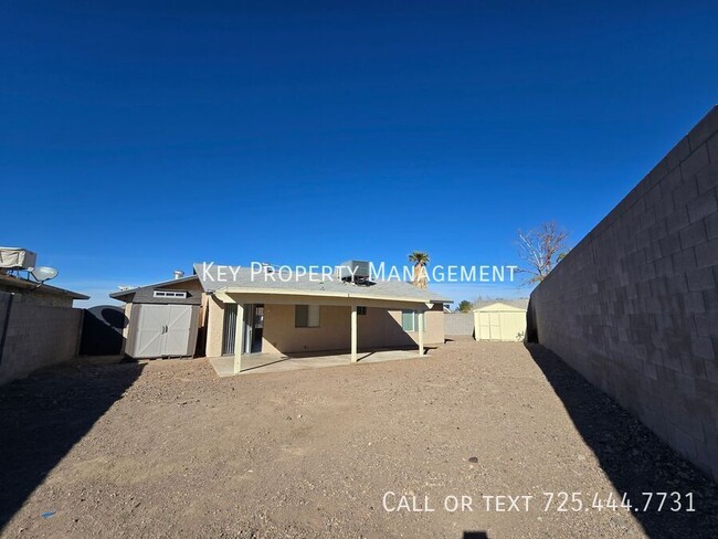 Building Photo - 3 BEDROOM 2 BATH SINGLE STORY HENDERSON HO...