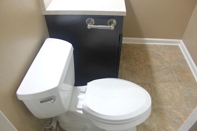 Building Photo - 2BR 2 Full Bath Condo with Modern Upgrades – Near Downtown Harrisonburg!