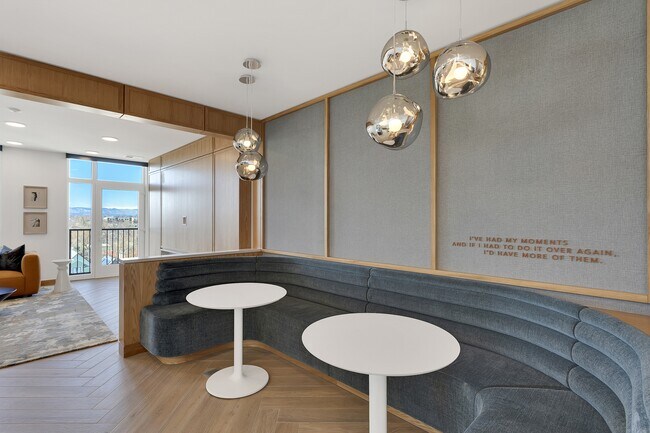 Building Photo - Aston