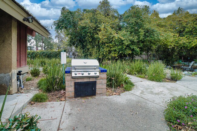 Building Photo - 7060 Shoup Ave