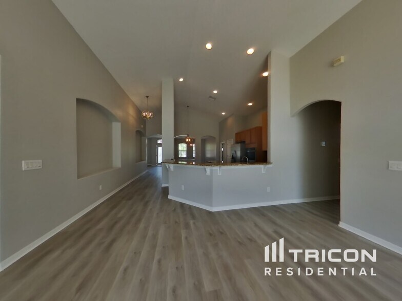 Building Photo - 3445 Fiddlers Green Loop