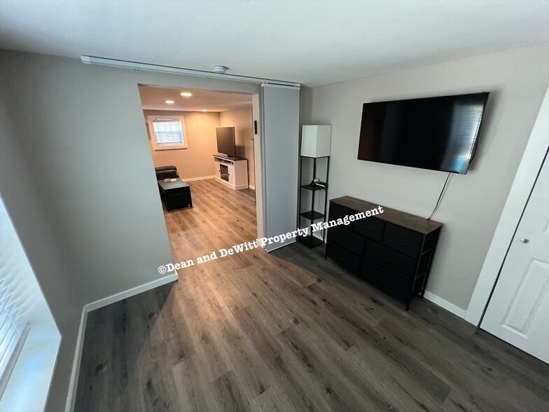 Building Photo - 1 Bed/1 Bath - Unit 1
