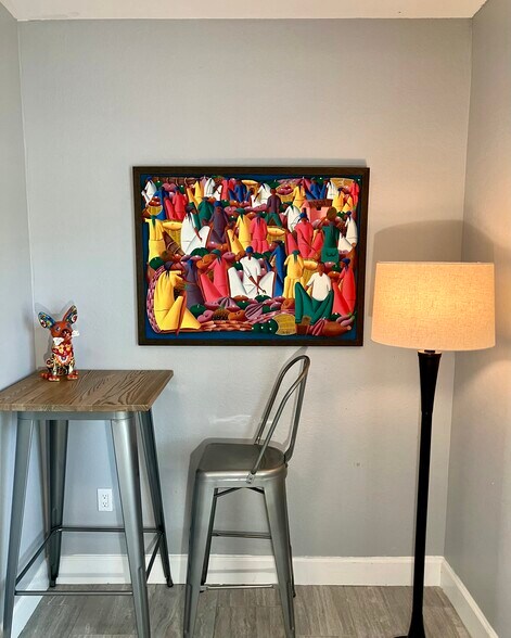 Dining table - 2624 NE 1st Ave