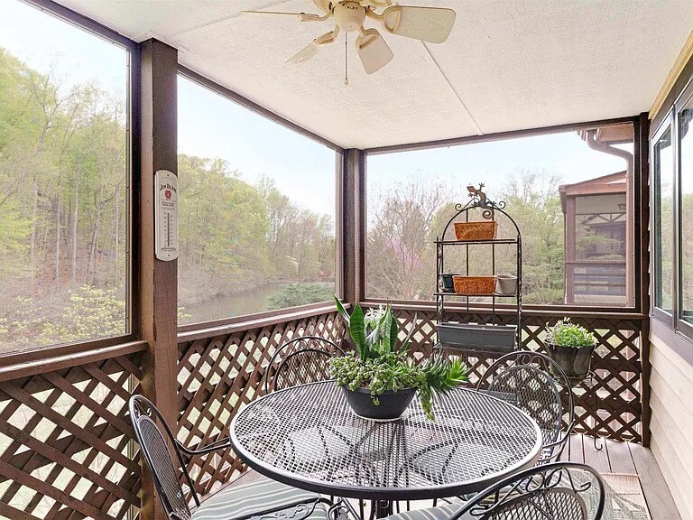 Building Photo - 1303 Branchlands Dr