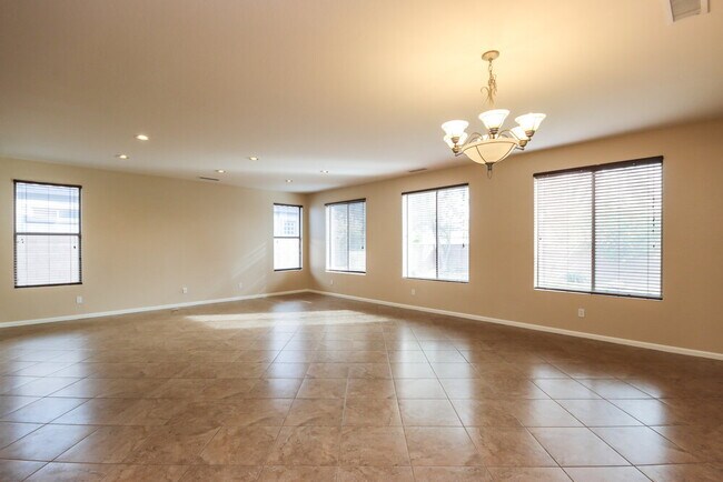 Building Photo - 2075 S Illinois Pl