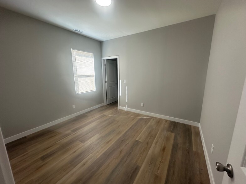 Building Photo - 2612 Boulevard Pl