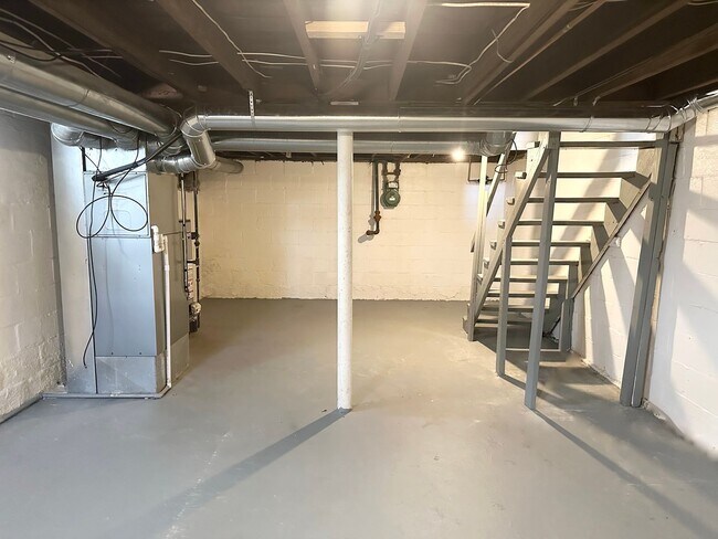 Building Photo - 66 W California Ave