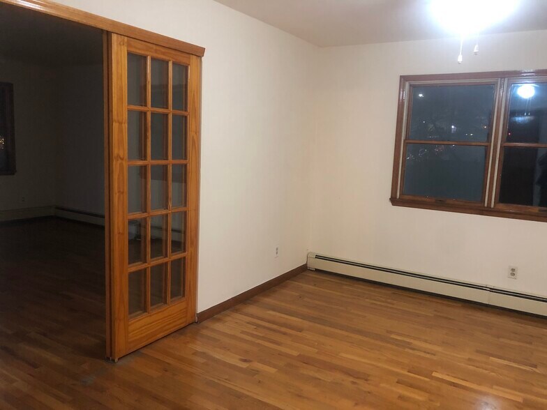 Building Photo - 114 Lawton St