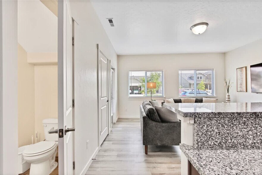 Building Photo - 5643 E Bollo St