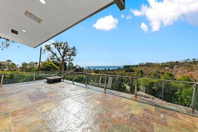 Building Photo - 27091 Sea Vista Dr