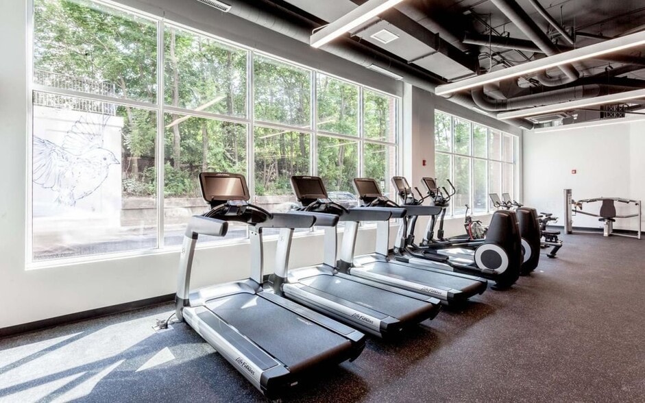 Building Photo - 1590 Elmwood Ave