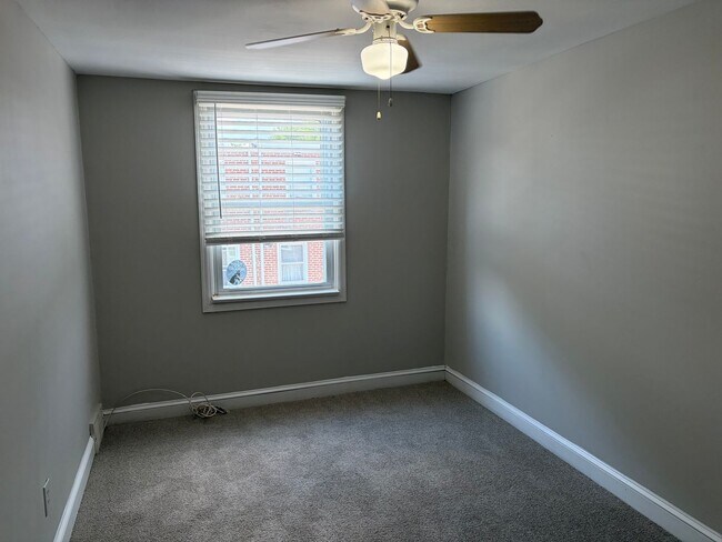 Building Photo - Well Maintained Brick Rowhome in Spring Mill Section of Clifton Heights Is Now Available for Lease