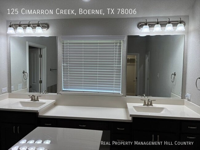 Building Photo - 125 Cimarron Creek