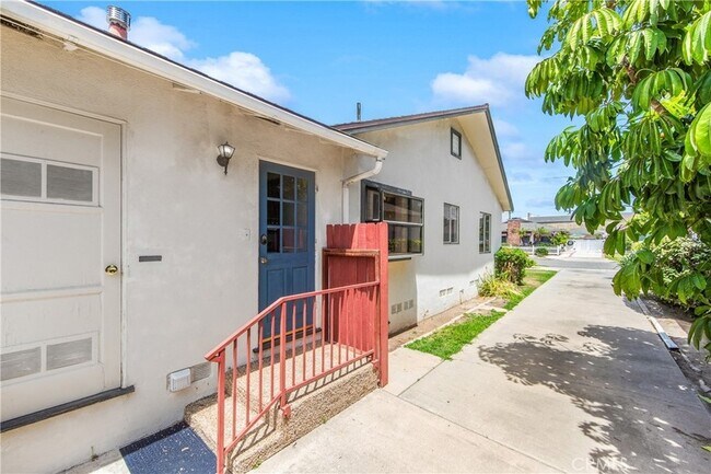 Building Photo - 454 N Shattuck Pl