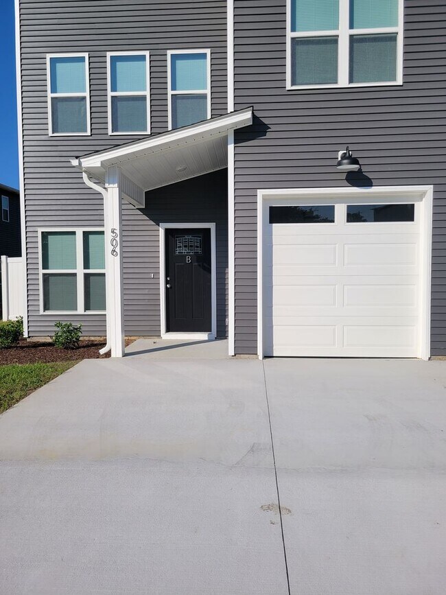 Building Photo - 506 Watauga Ave