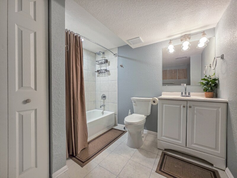 Building Photo - 13031 Dexter St