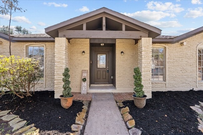 Building Photo - 15514 Diana Ln