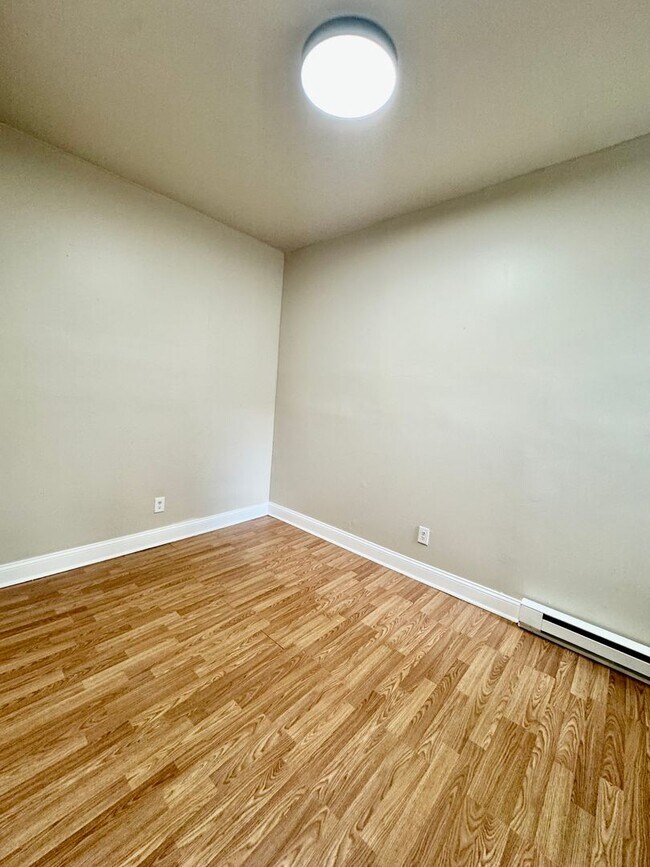 Building Photo - 1827 N Bailey St