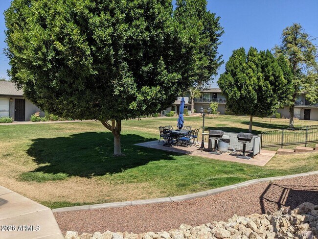 Building Photo - 7141 N 16th St