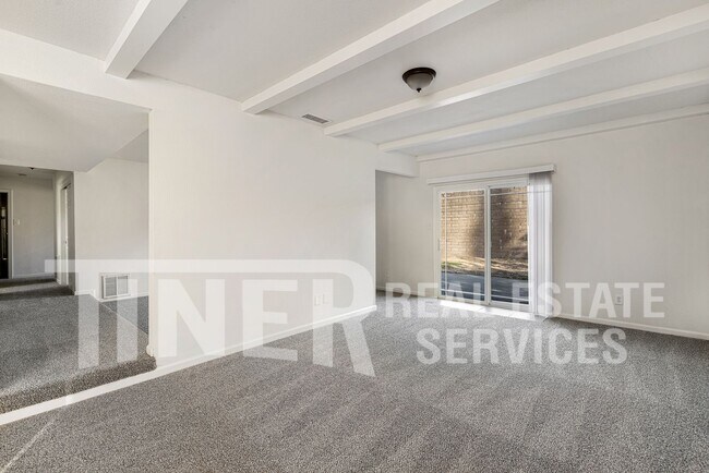 Building Photo - 2800 Sarina Ct