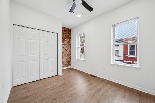 Building Photo - 2550 N Sartain St