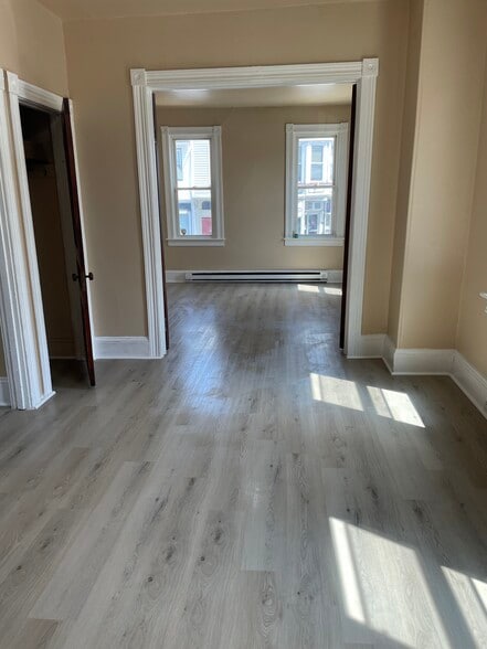 Building Photo - 203 S 11th St