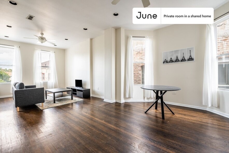 Building Photo - Room in Shared 3 bed/1 bath home