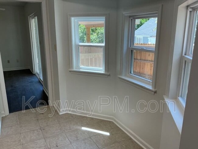 Building Photo - 3204 N Wimbledon Dr