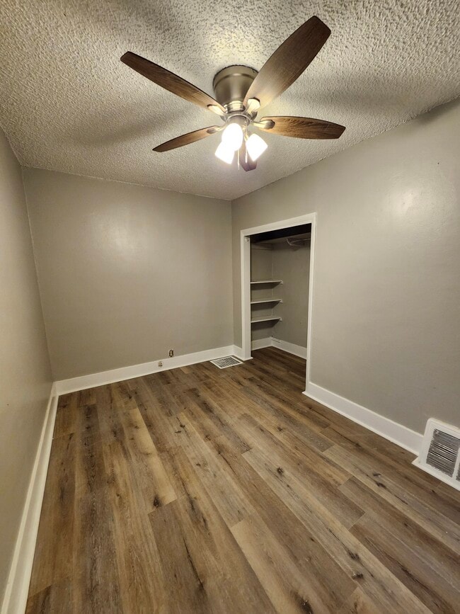 Building Photo - 38 1st St