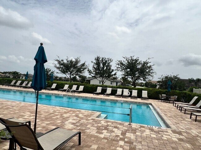 Building Photo - STUNNING LAKEFRONT 3 BEDROOM, 2.5 BATH HOM...