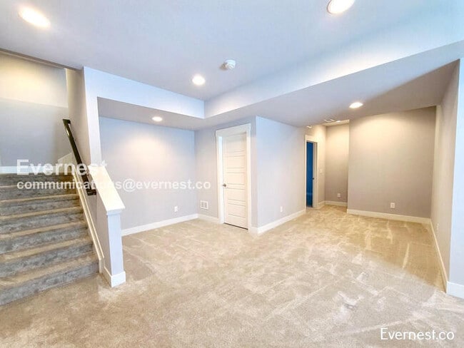 Building Photo - 5470 Trenton St