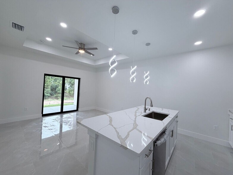 Building Photo - 4545-4547 28th St SW