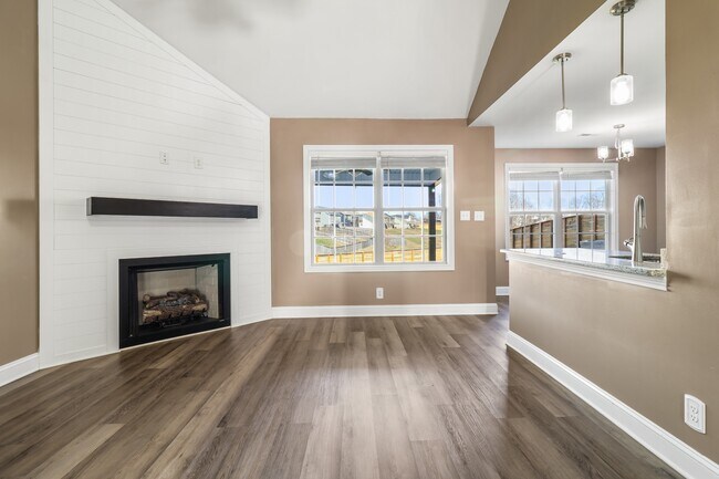 Building Photo - 513 Burgess CT