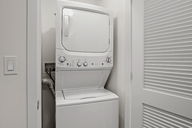 Building Photo - 152 W Superior St