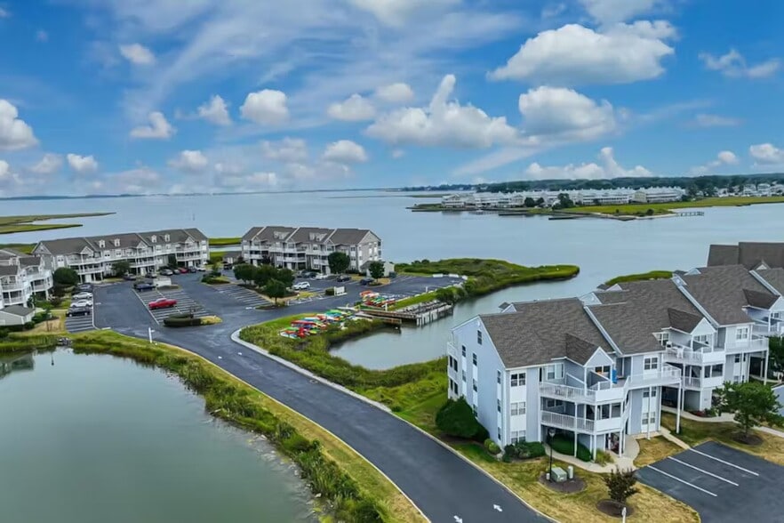 Building Photo - 30381 Crowley Dr