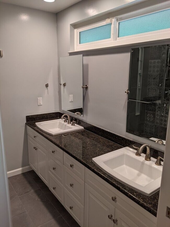 Building Photo - EMERALD HILLS - Premium updates thoughout including park like back yard