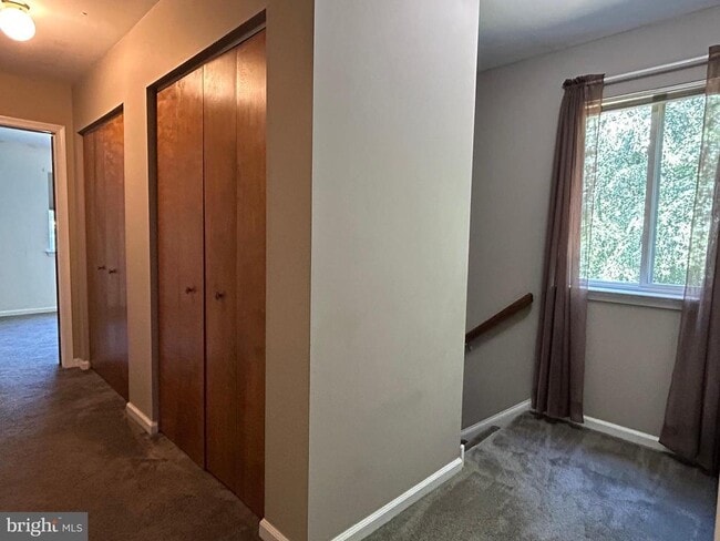 Building Photo - 319 Lynley Ln