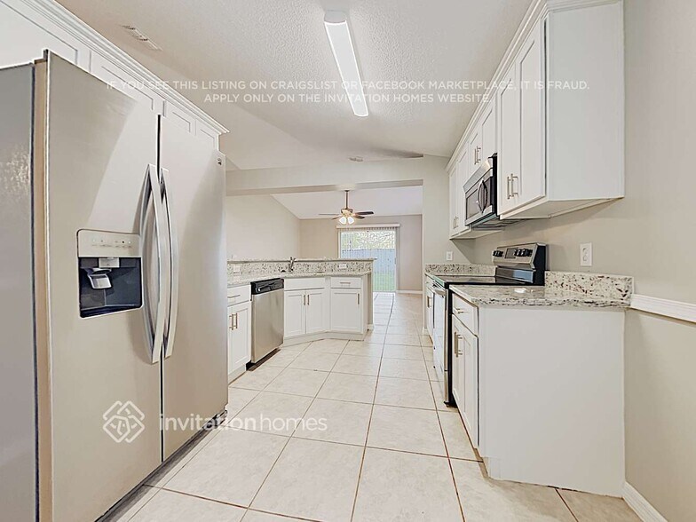 Building Photo - 14520 Lake Price Dr