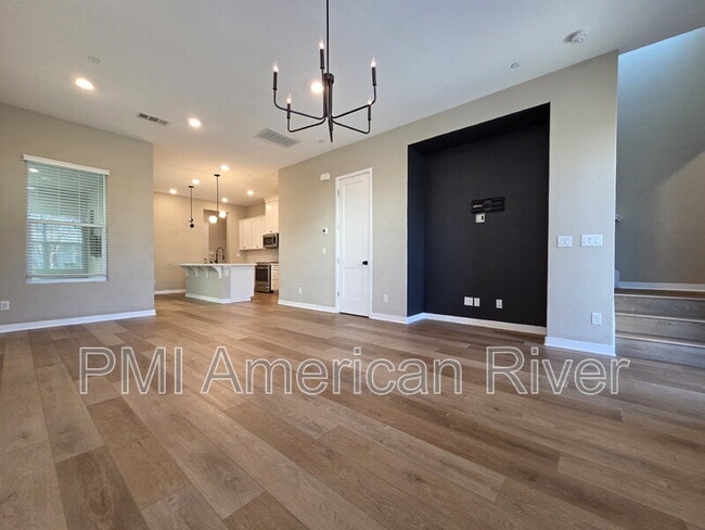 Building Photo - 133 Fischbacher St