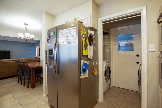 Building Photo - Lovely  3/BR 2/BA Home with Office & Sunro...